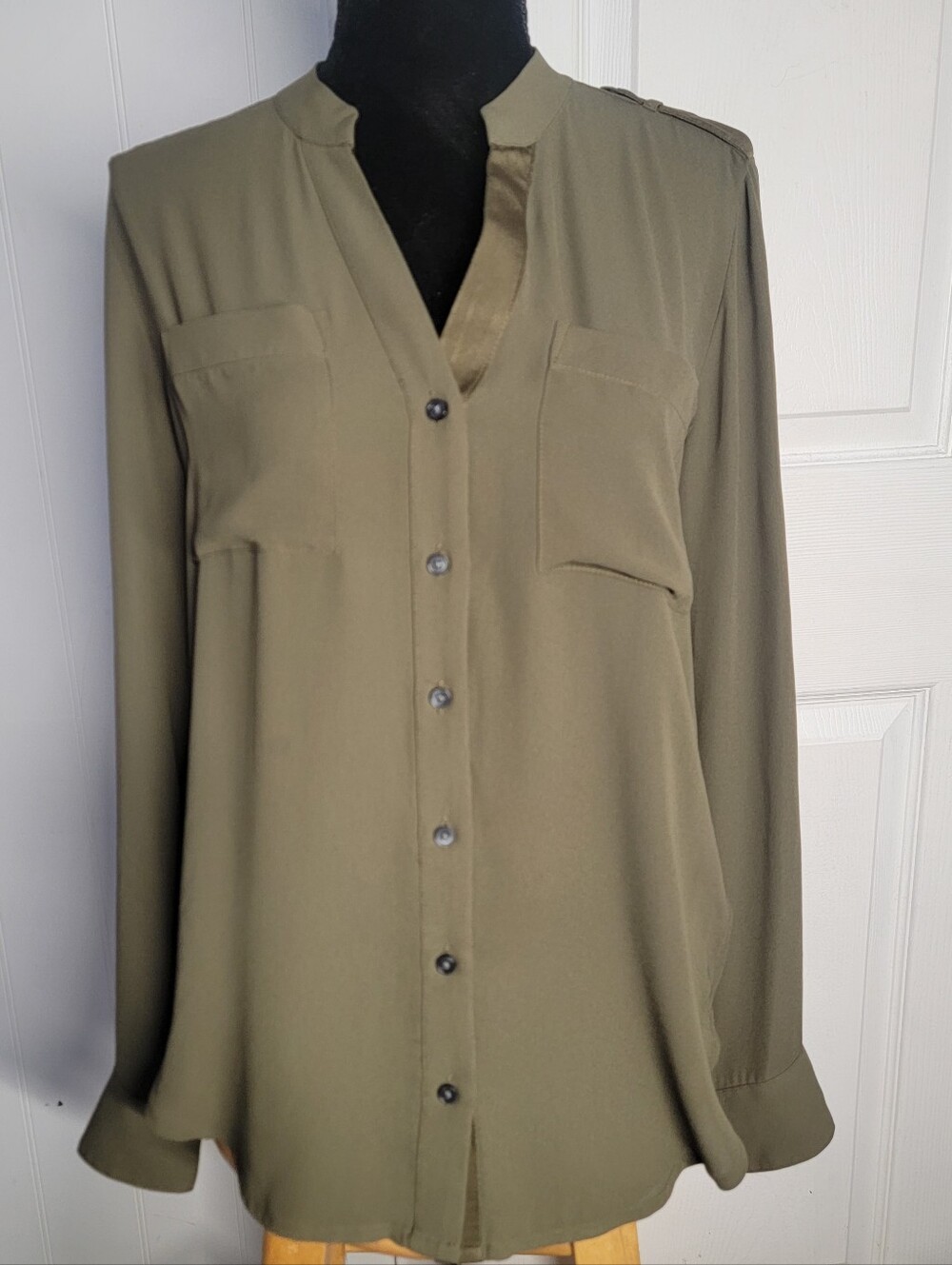 Banana Republic Olive Green Long-Sleeve Button-Down Blouse